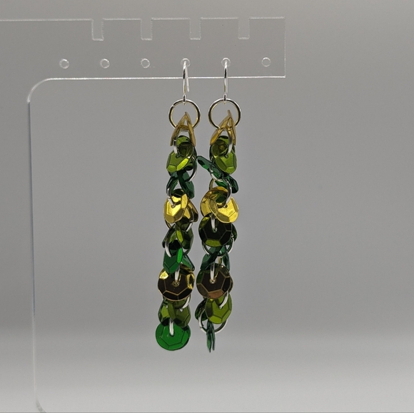 Green and yellow sequin dangle earrings - Picture 3 of 3